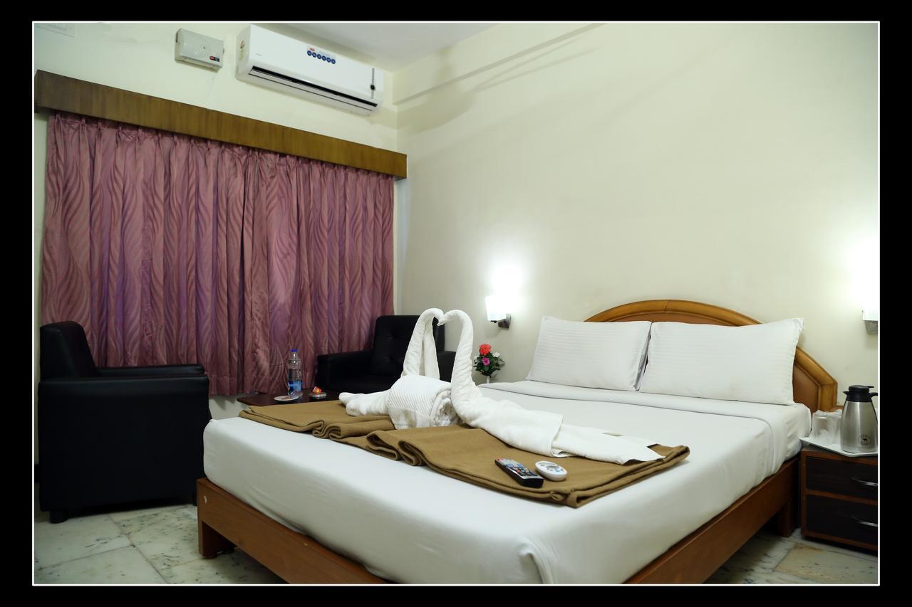 Senthil Residency Hotel Диндигъл Стая снимка